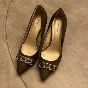 Only wore once! Beautiful brown heels size 6!